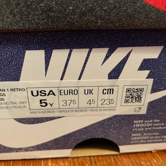 Air Jordan 1 Retro High OG Youth 5 Euro 37.5 UK 4.5 NEW in BOX Perfect Gift $140 - Picture 7 of 13